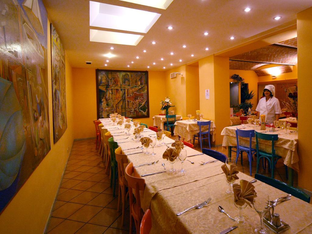 Albergo Ristorante Corsini Павулло-нель-Фриньяно Екстер'єр фото