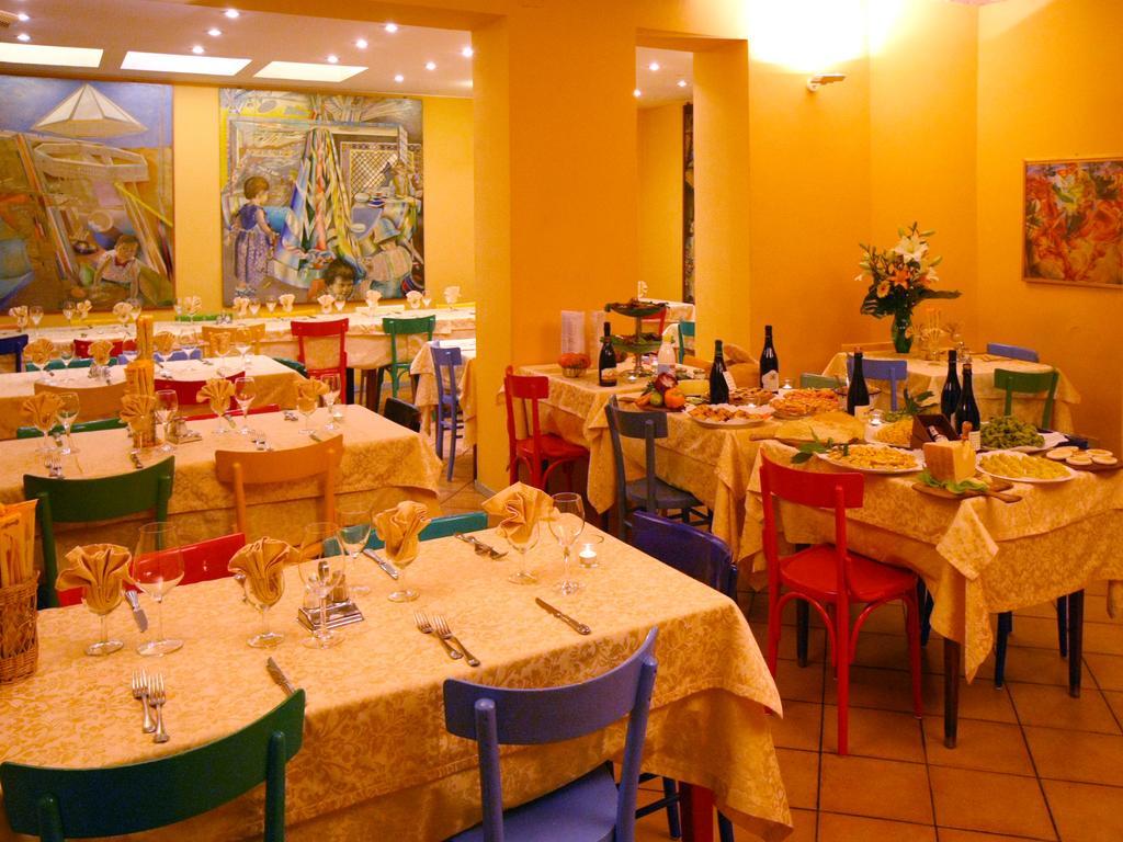Albergo Ristorante Corsini Павулло-нель-Фриньяно Екстер'єр фото